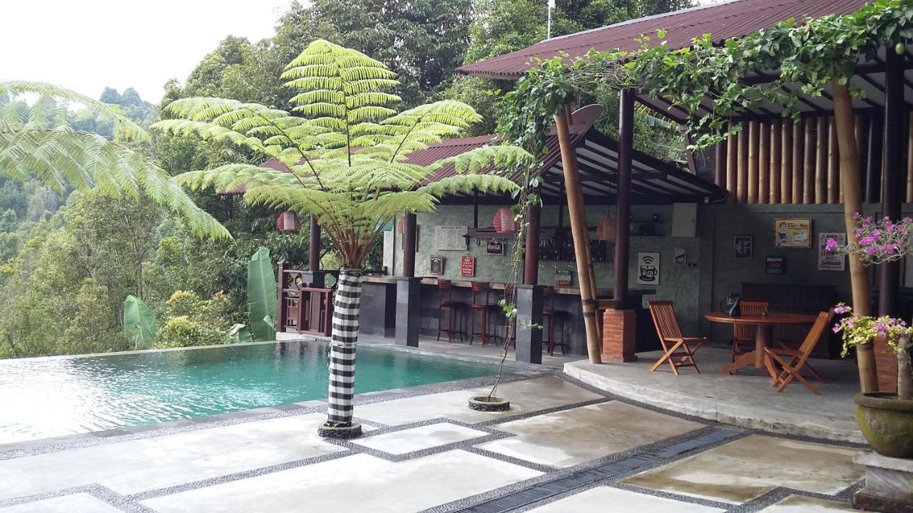 Bintang Munduk Hotel Exterior photo